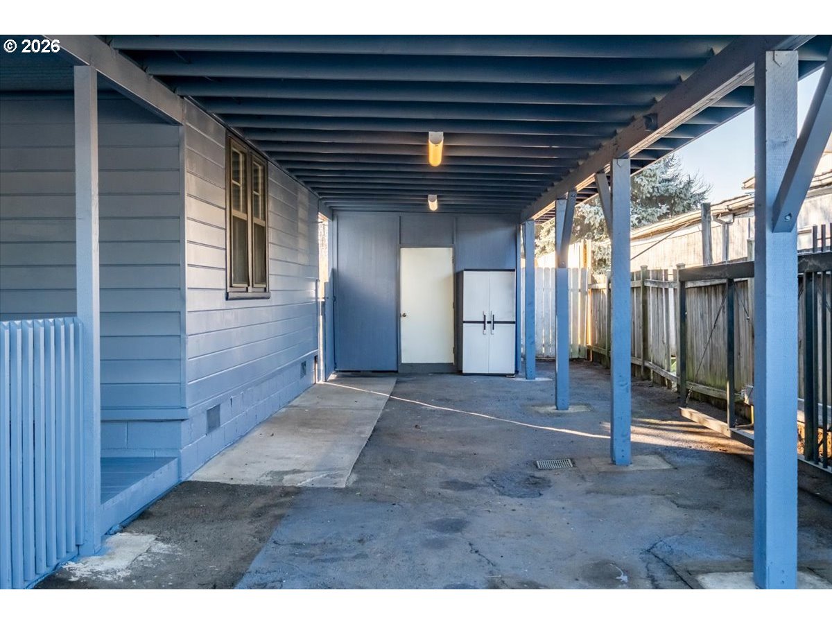 4086 Bell Avenue Eugene, OR 97402 - Photo 5 of 48