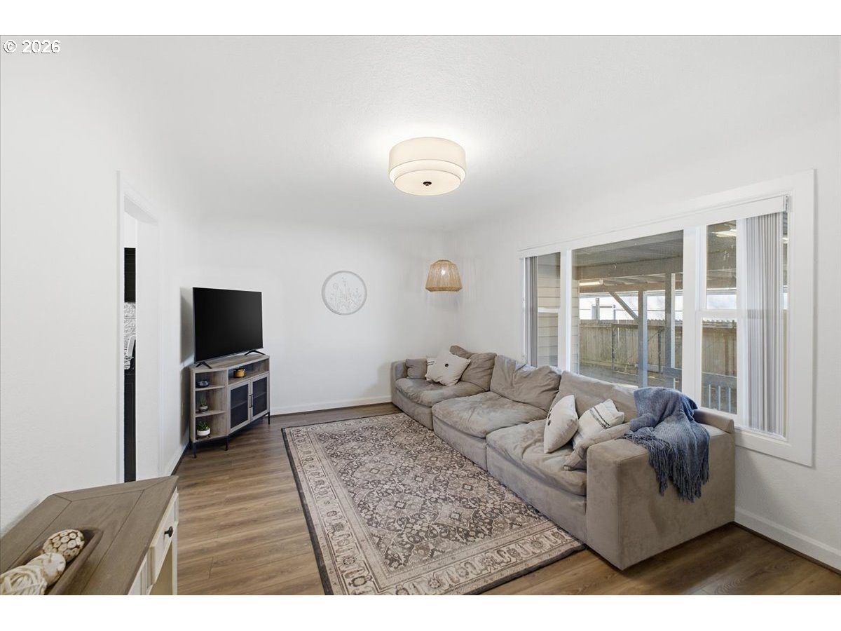 4086 Bell Avenue Eugene, OR 97402 - Photo 10 of 48