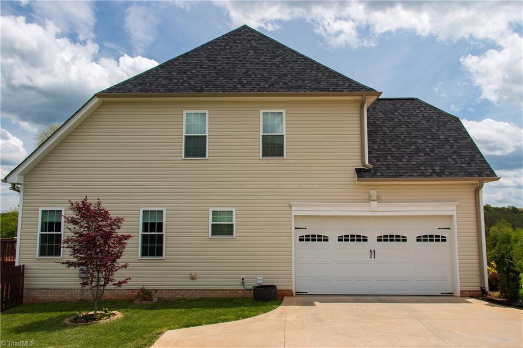 7466 Princess Ann Court Rural Hall, NC 27045 - Photo 4 of 30