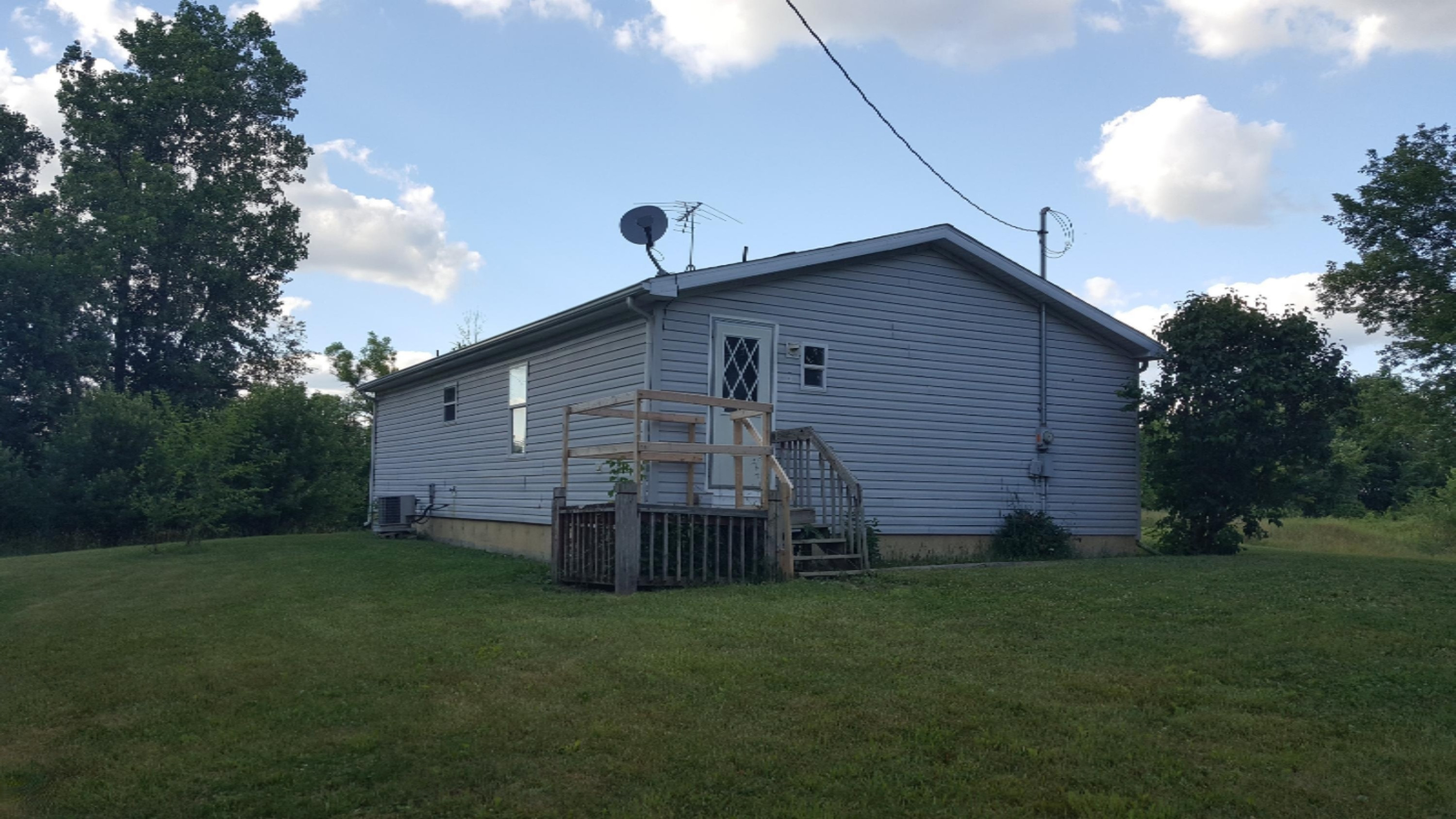 10556 Woodbridge Road Camden, MI 49232 - Photo 3 of 20 20160701_191313