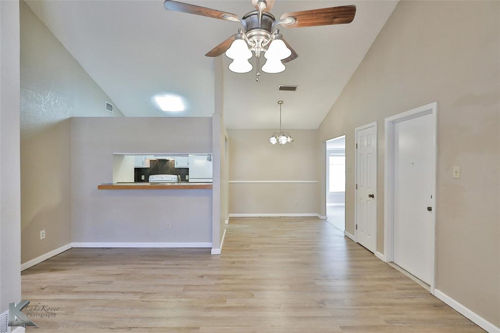 3674 Radcliff Road Abilene, TX 79602 - Photo 10 of 37