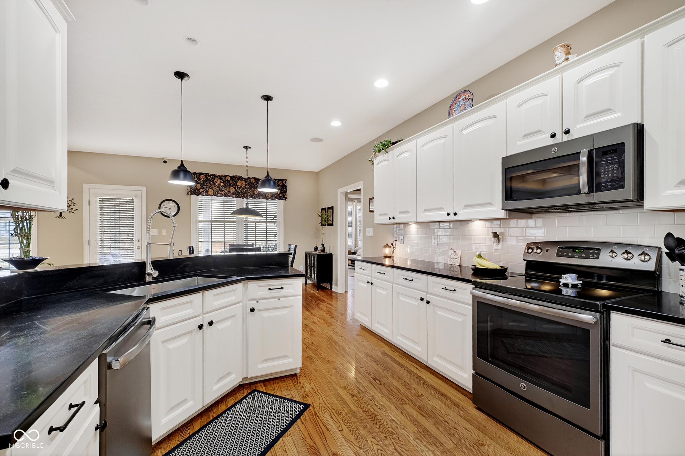 12996 Overview Drive Fishers, IN 46037 - Photo 13 of 40