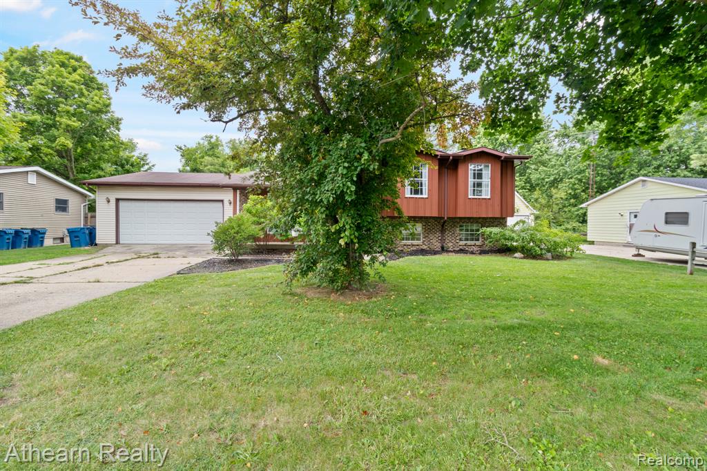 7156 Sharp Road Swartz Creek, MI 48473 - Photo 2 of 32