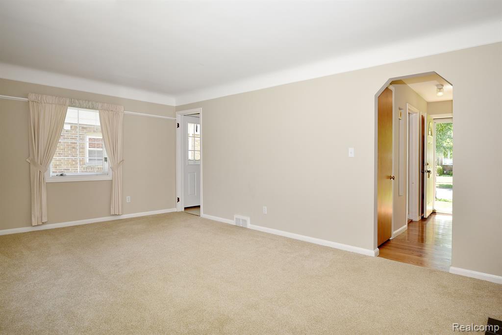 2453 Windemere Road Birmingham, MI 48009 - Photo 4 of 40
