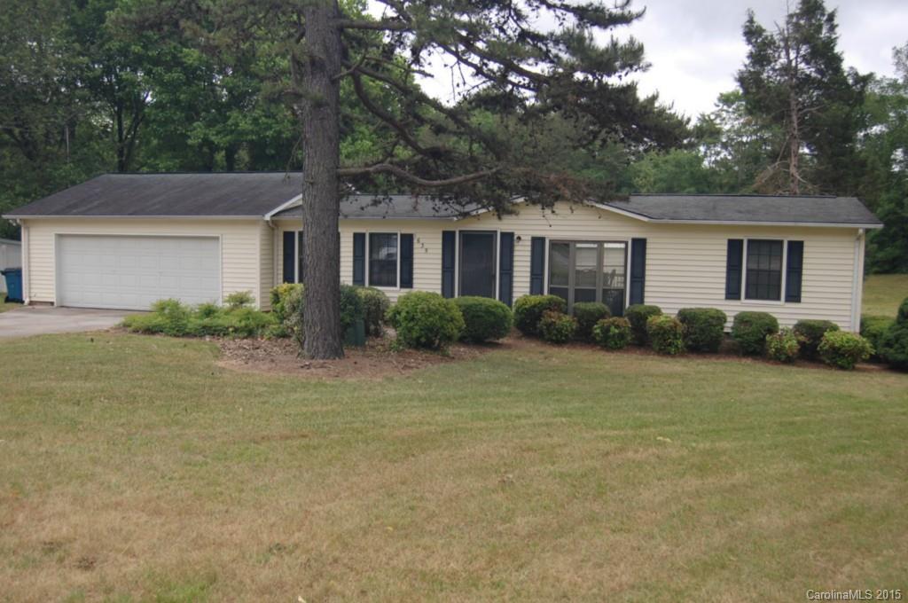 1635 West Ridge Road Salisbury, NC 28147 - Photo 1 of 11 front view of a house with a yard