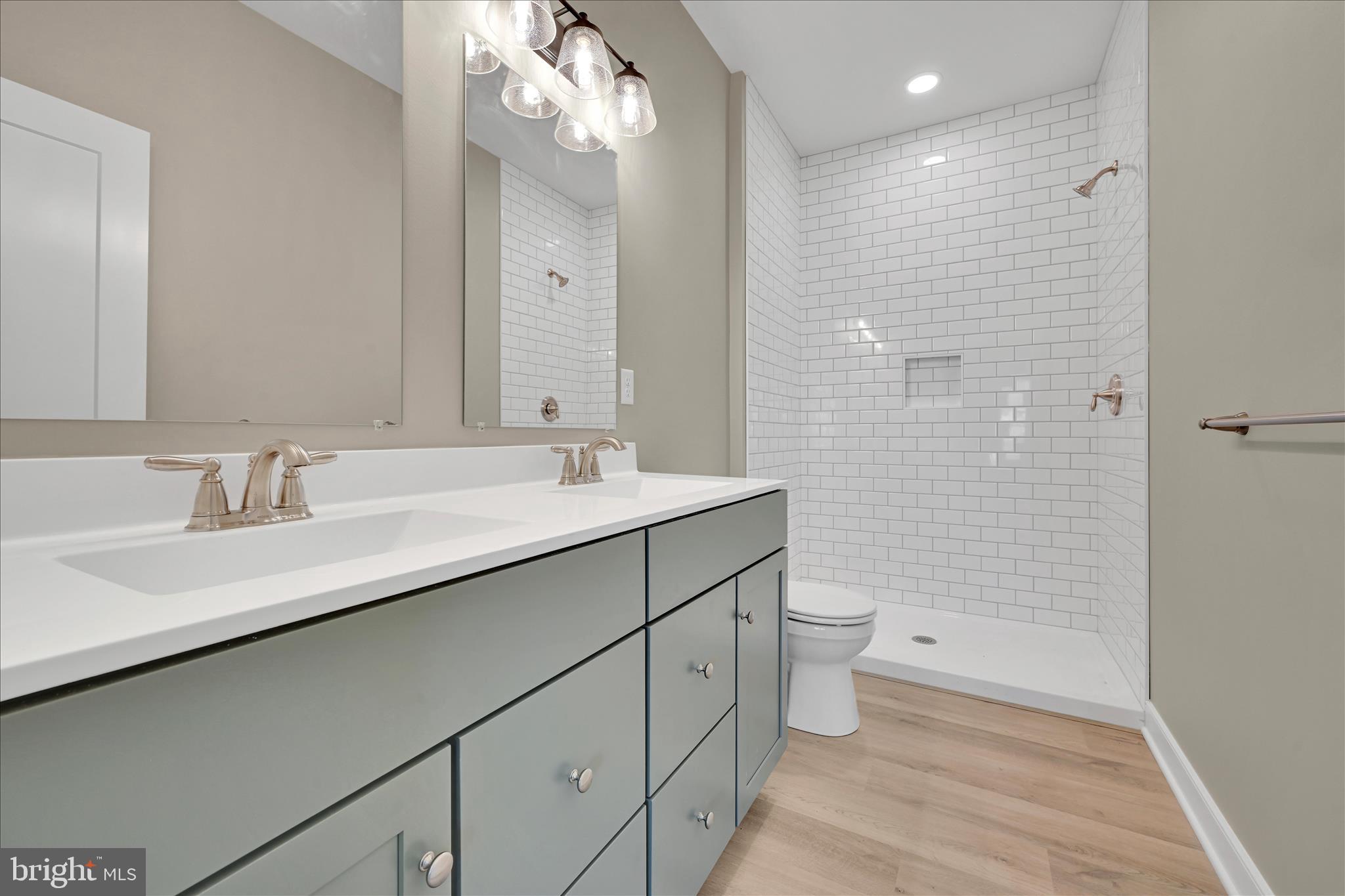 309 Ridgefield Drive Elizabethtown, PA 17022 - Photo 14 of 34 Bathroom