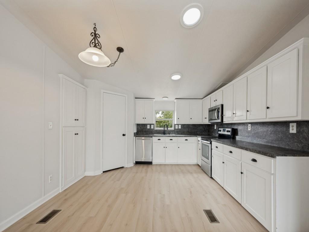 1503 Old Bridge Road Cleburne, TX 76033 - Photo 5 of 25