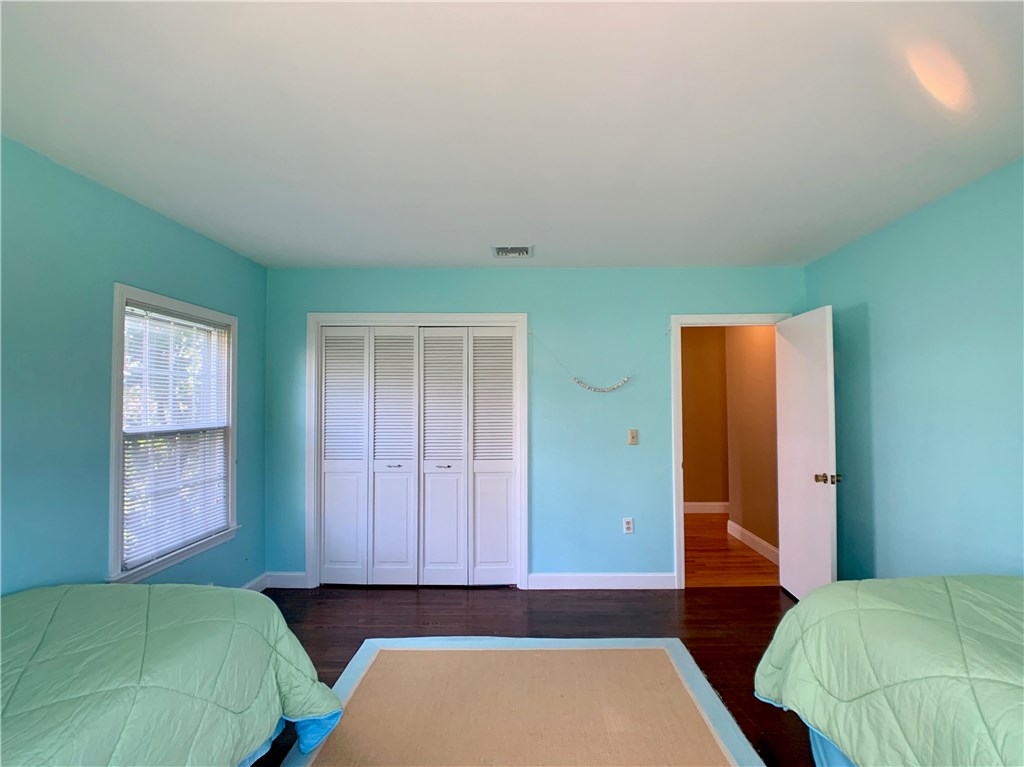 24 Bartlett Road Middletown, RI 02842 - Photo 31 of 48