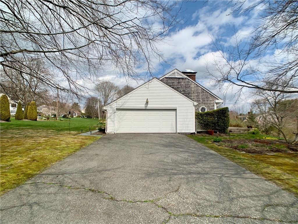 24 Bartlett Road Middletown, RI 02842 - Photo 41 of 48