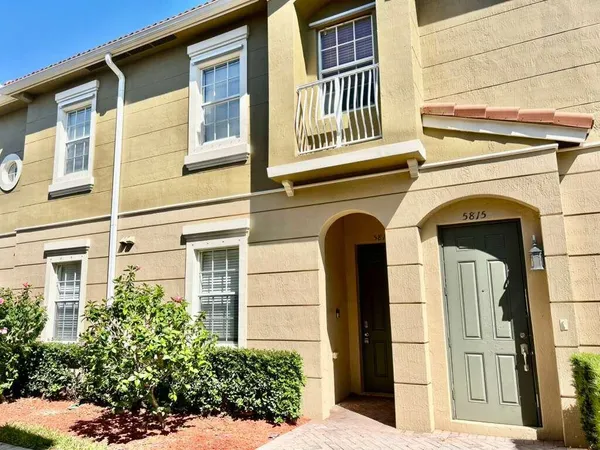 $275,000 | 5817 Hampton Hills Boulevard, Fort Lauderdale, FL 33321