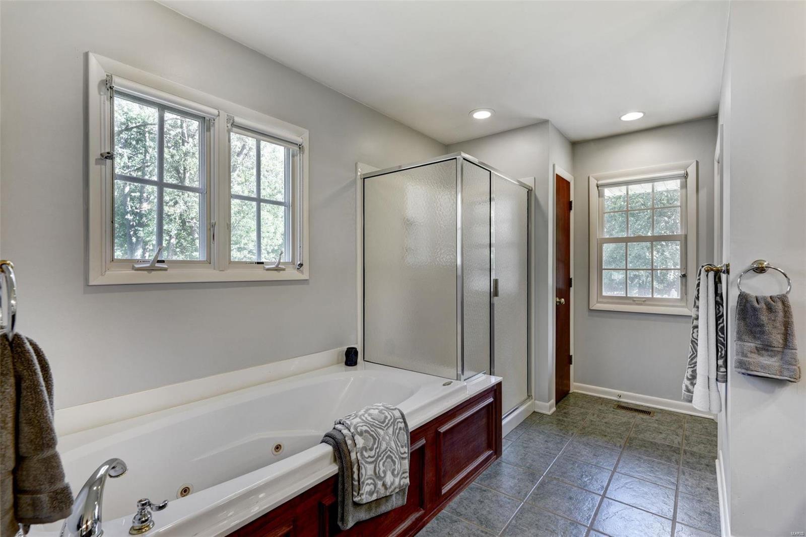 8 Ranch Lane Des Peres, MO 63131 - Photo 23 of 35 Gallery Image 23