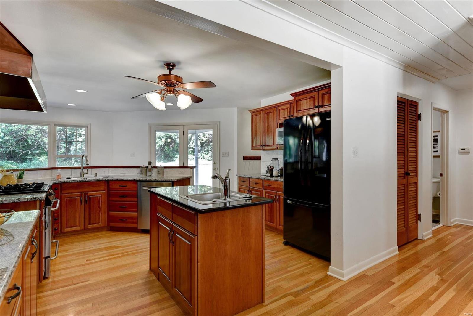 8 Ranch Lane Des Peres, MO 63131 - Photo 7 of 35 Gallery Image 7