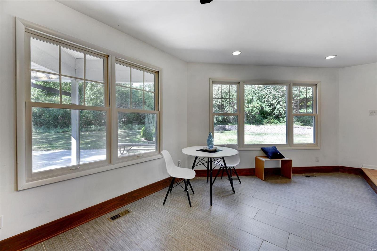 8 Ranch Lane Des Peres, MO 63131 - Photo 10 of 35 Gallery Image 10