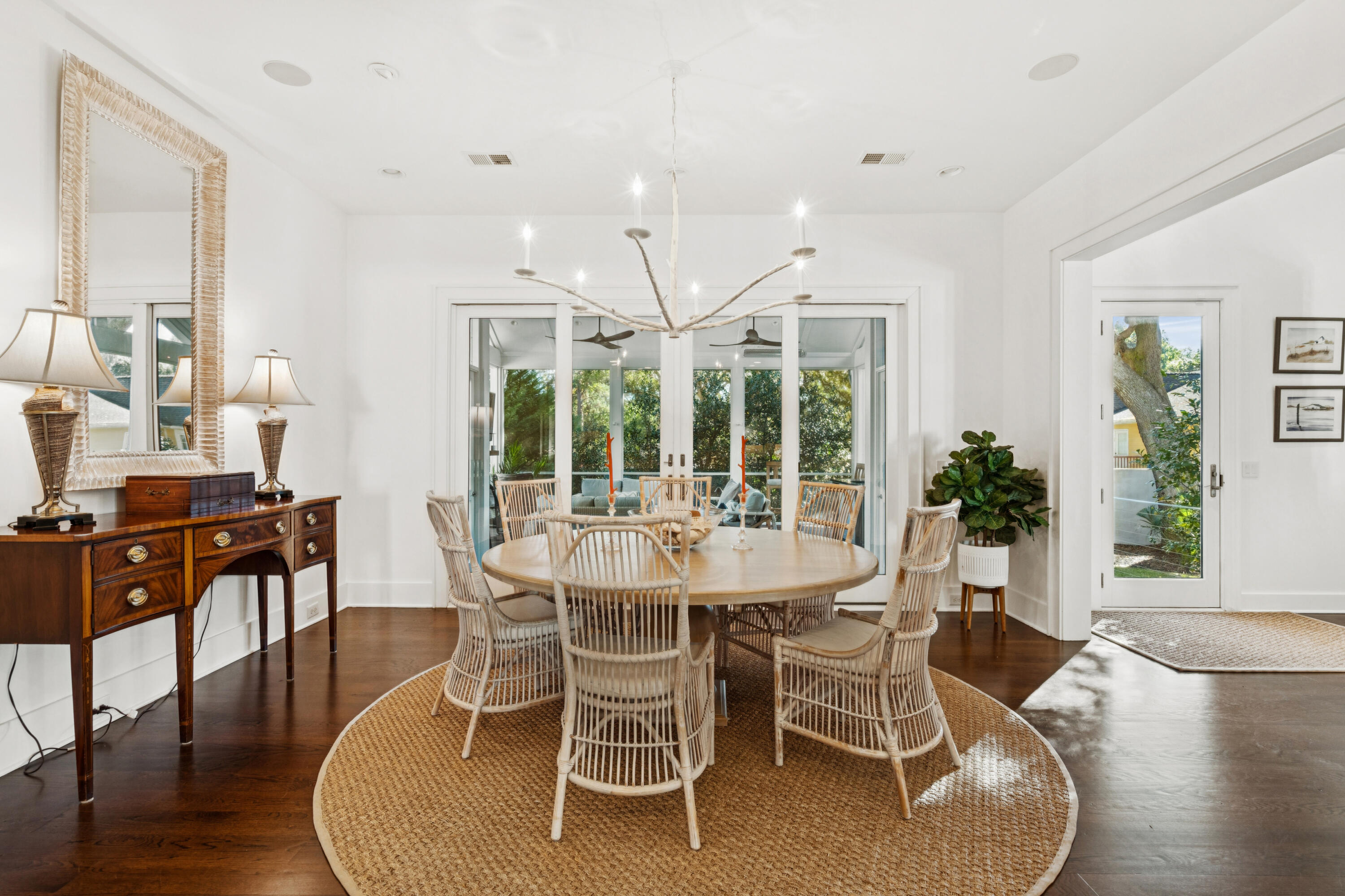 304 4th Avenue Mount Pleasant, SC 29464 - Photo 8 of 50 3044thAve-KeenEyeMarketing-019