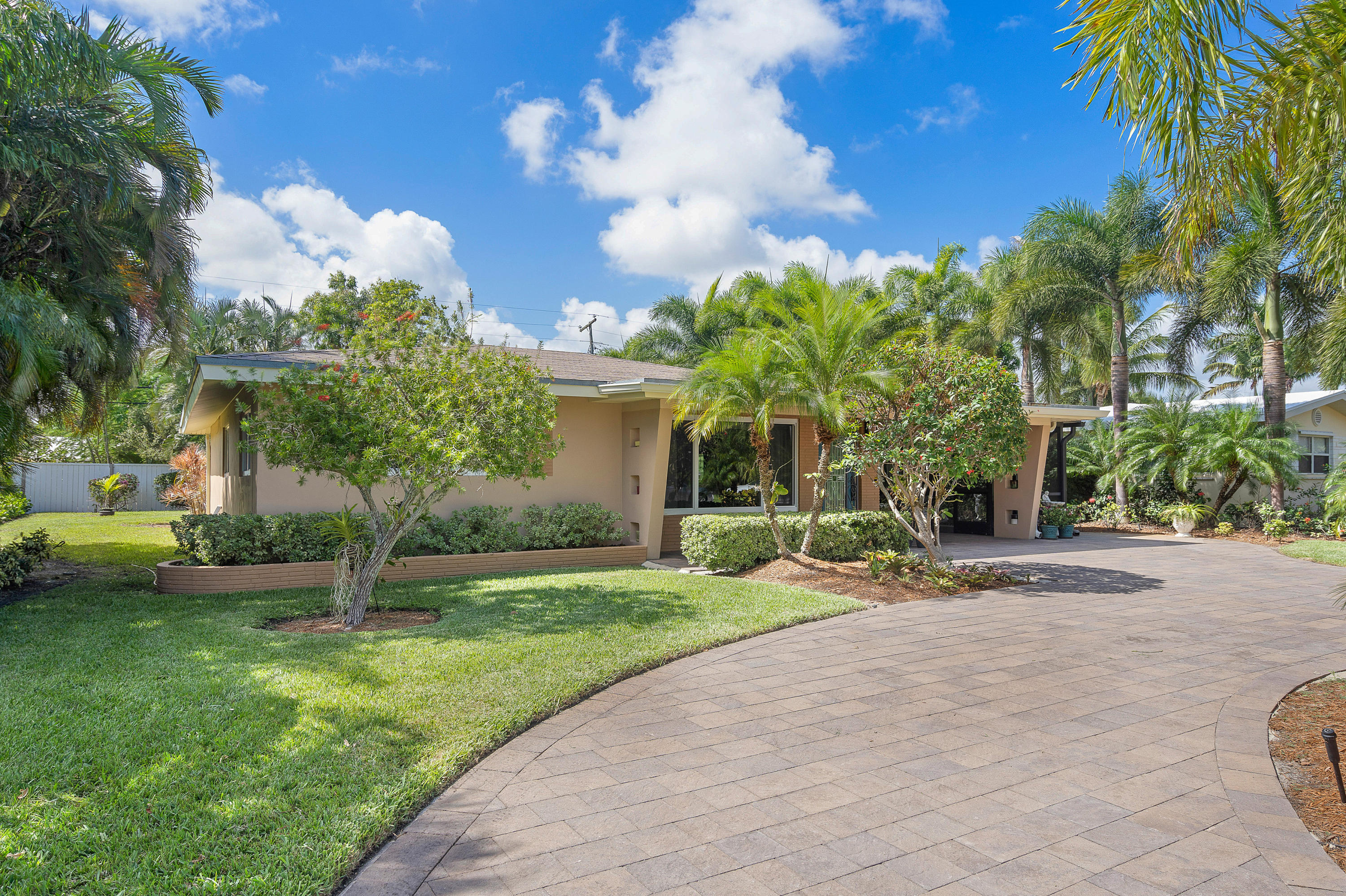1101 Northwest 3rd Avenue Boca Raton, FL 33432 - Photo 2 of 27 Front of the House