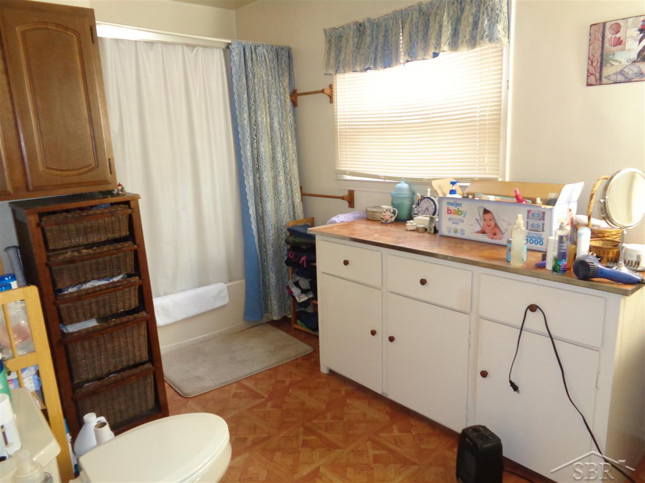220 South Hemlock Road Hemlock, MI 48626 - Photo 6 of 21 31398905-5.JPG