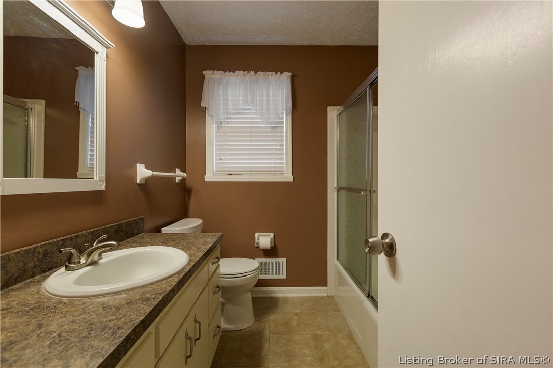 405 Hemlock Road Jeffersonville, IN 47130 - Photo 44 of 48