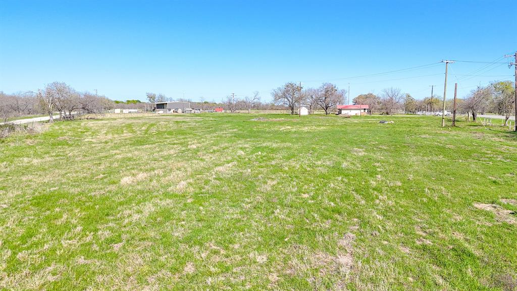 2 R Fm 637 Corsicana, TX 75109 - Photo 3 of 19 View of yard featuring a rural view