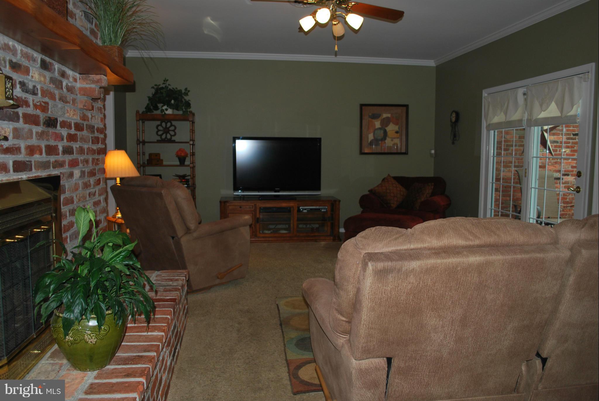 6315 Davis Road Mount Airy, MD 21771 - Photo 11 of 25 Family Room