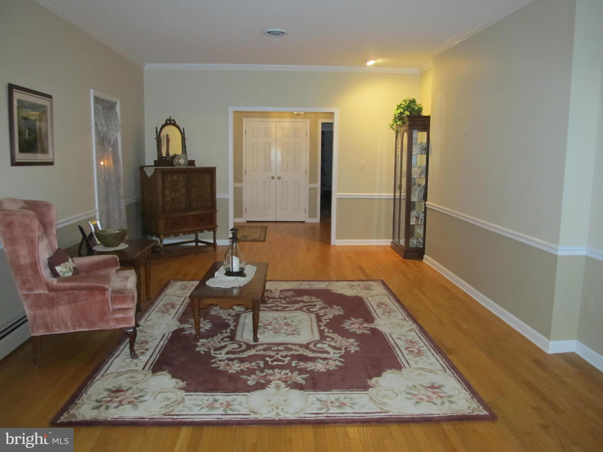 6315 Davis Road Mount Airy, MD 21771 - Photo 16 of 25 Living Room