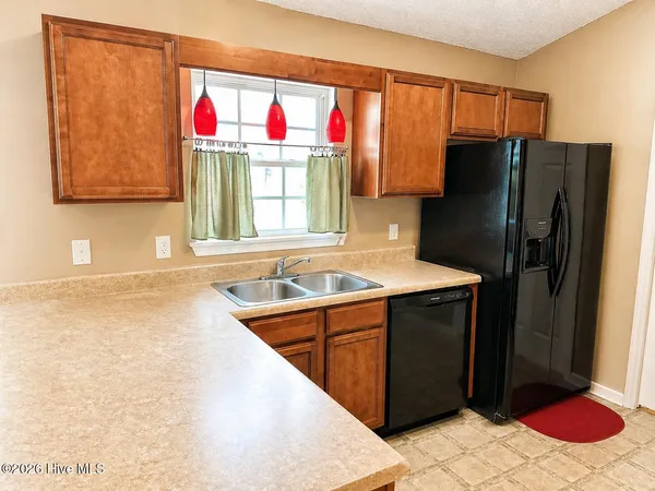 $2,000 | 203 Stockton Court, Richlands, NC 28574