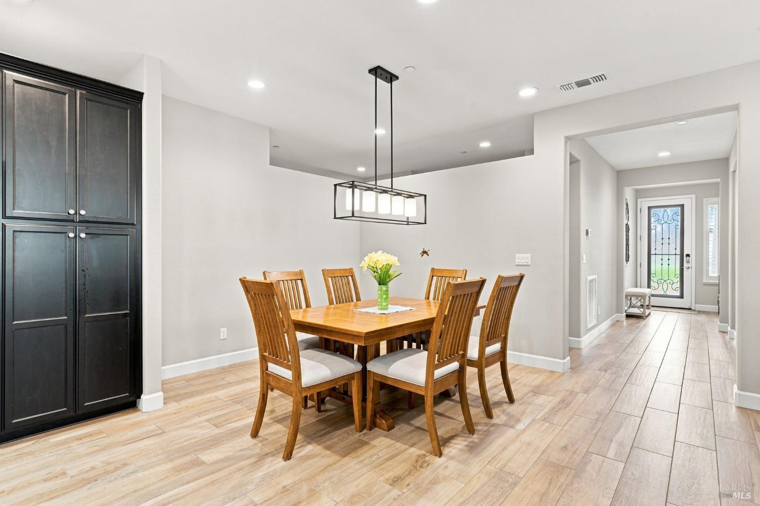 417 Marks Road Rio Vista, CA 94571 - Photo 5 of 64 dining room