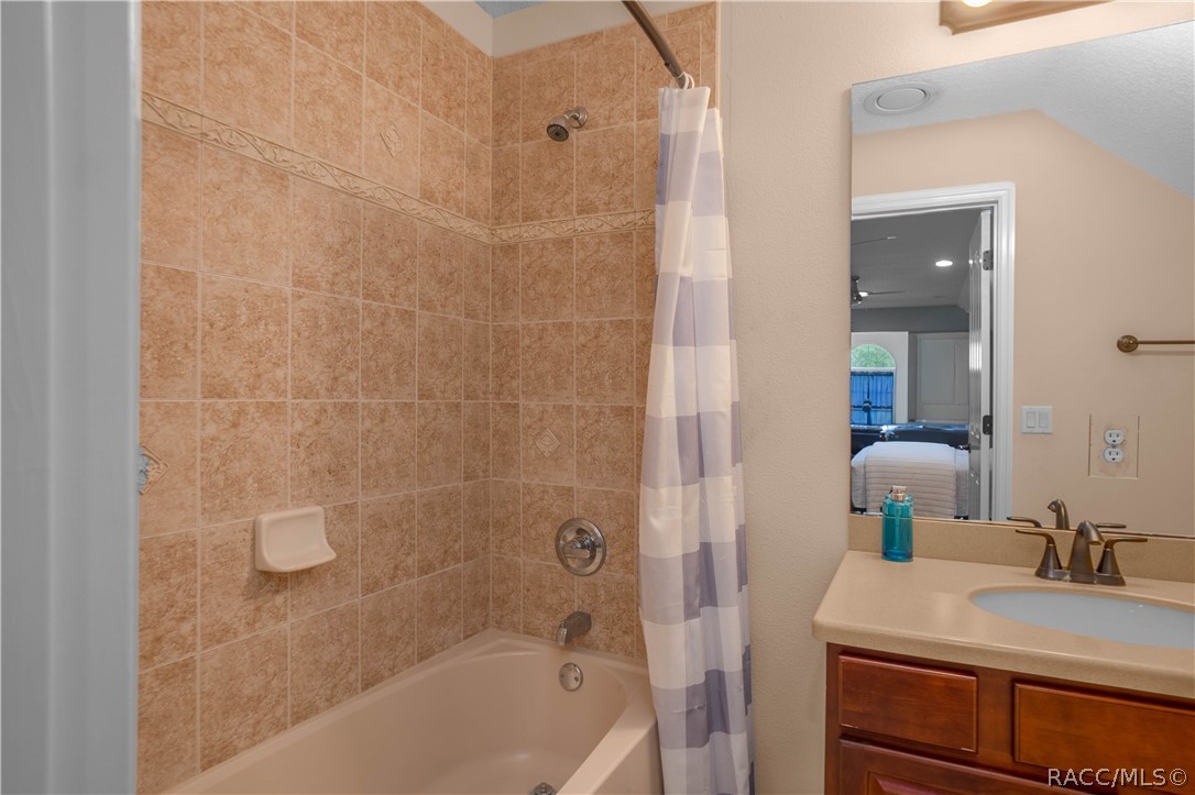 1 Stokesia Court South Homosassa, FL 34446 - Photo 38 of 50 Primary Bedroom 2 with on suite full size bathroom