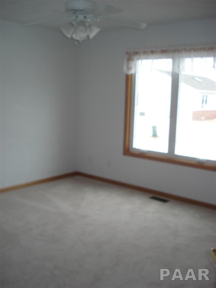 124 Comfort Way Washington, IL 61571 - Photo 12 of 15 Gallery Image 12