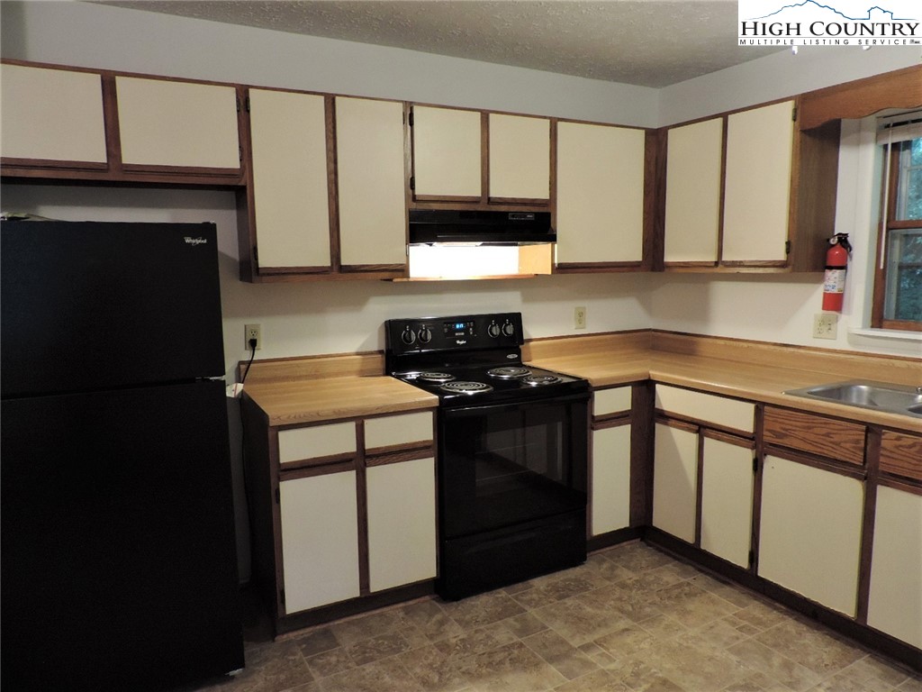 226 Clay Hodges Road Boone, NC 28607 - Photo 5 of 23 Gallery Image 5
