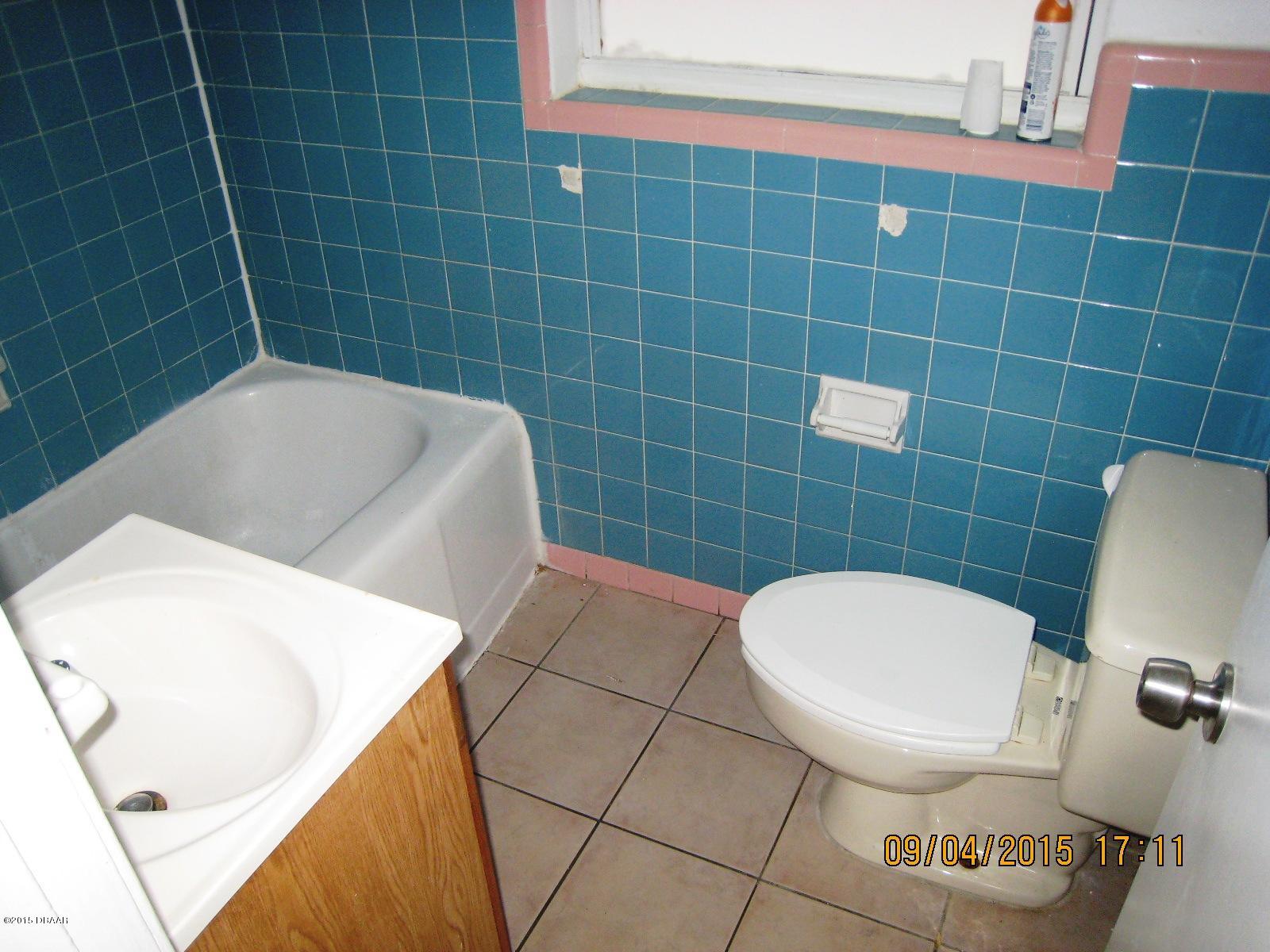 1049 Hampton Road Daytona Beach, FL 32114 - Photo 8 of 18 1049 Hampton 9 4 bath