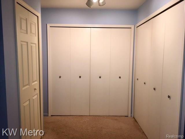 29652 Middlebelt Road, Unit 1402 Farmington Hills, MI 48334 - Photo 8 of 12