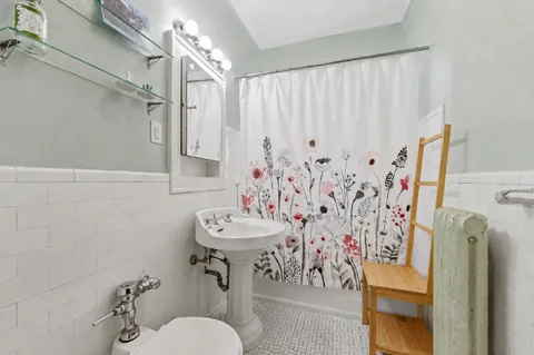 $239,000 | 5447 South E View Park, Unit 2, Chicago, IL 60615