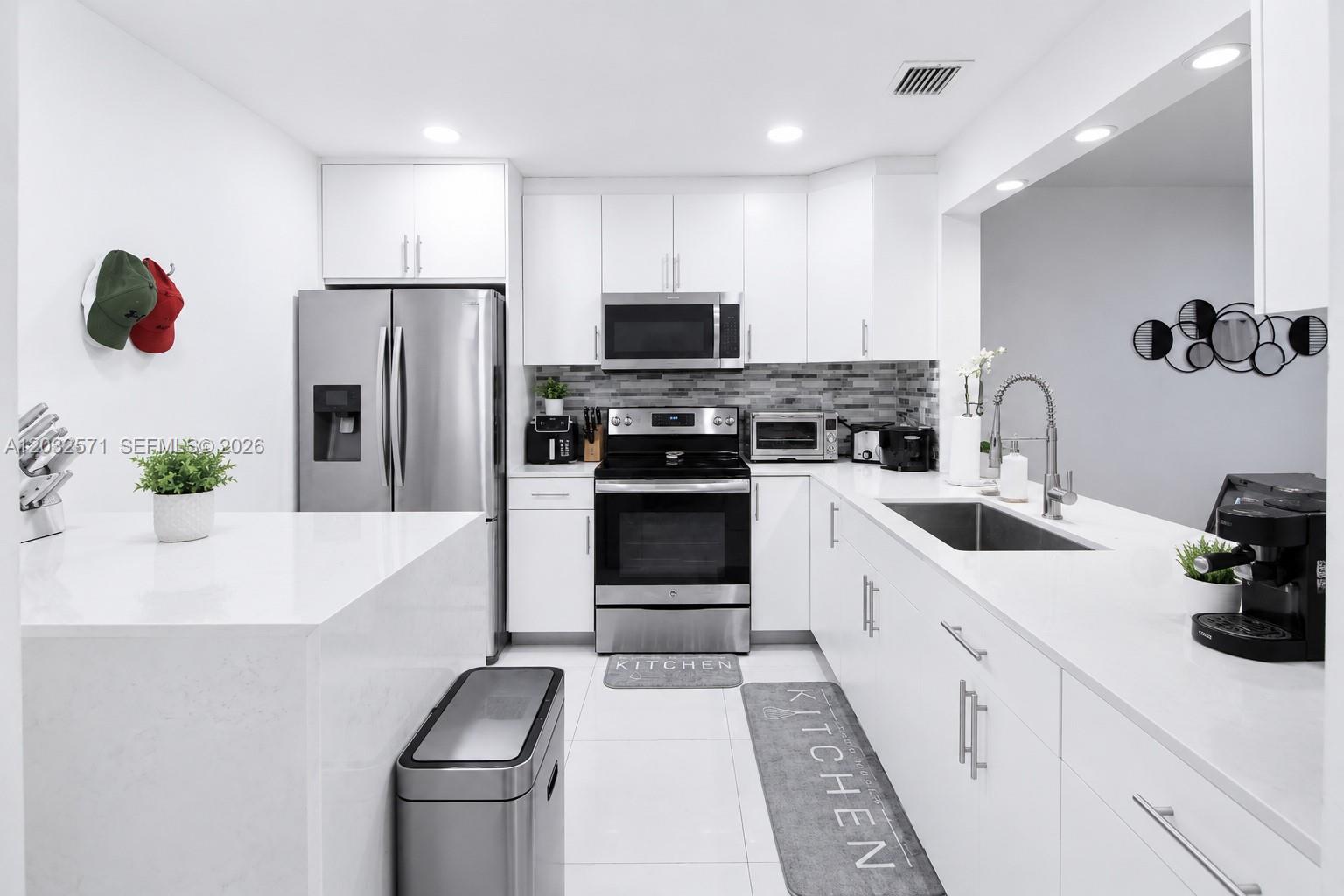 1127 Southwest 134th Place Miami, FL 33184 - Photo 2 of 26