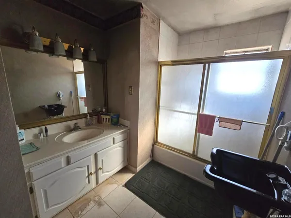 $650,000 | 18970 West Farm To Market 2790 South, Lytle, TX 78052