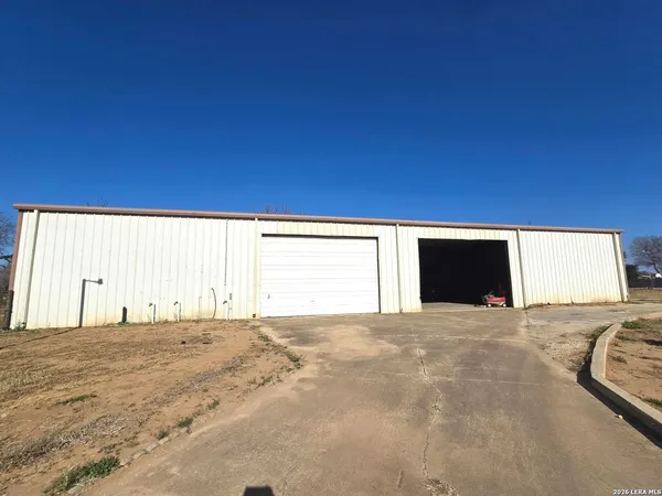 $650,000 | 18970 West Farm To Market 2790 South, Lytle, TX 78052