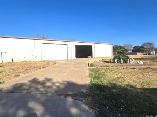 $650,000 | 18970 West Farm To Market 2790 South, Lytle, TX 78052