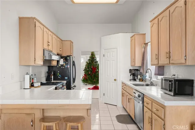 $749,900 | 781 Koval Lane, Santa Maria, CA 93455