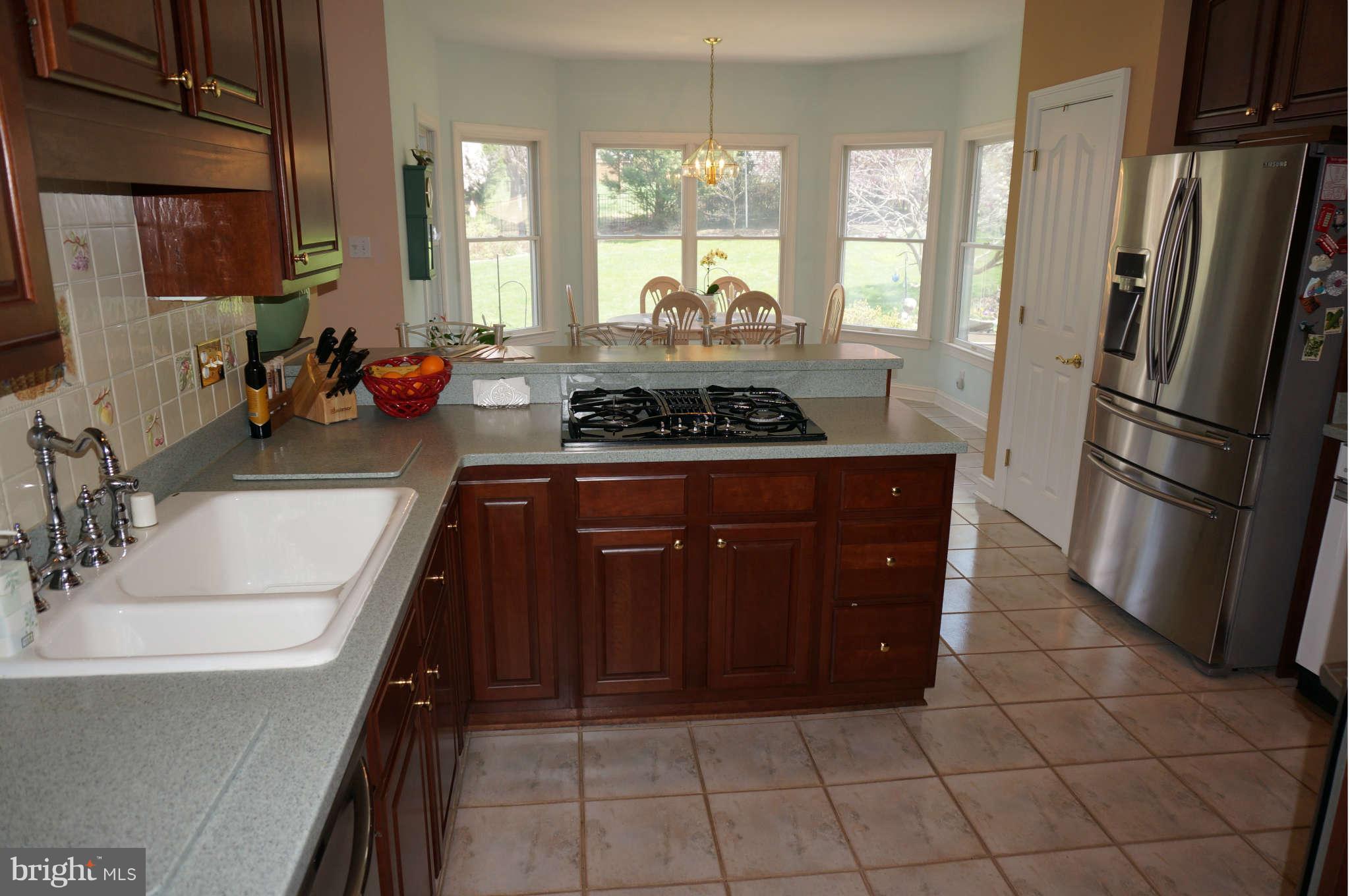 5039 Jericho Road Columbia, MD 21044 - Photo 6 of 26 Kitchen & Huge Breakfast Room