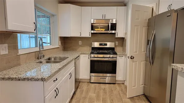 $1,900 | 9630 East Savile Circle, Houston, TX 77065
