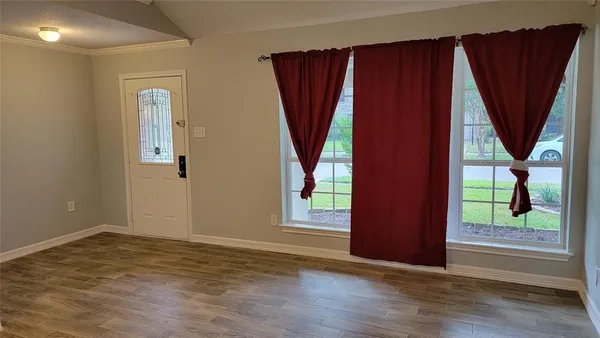 $1,900 | 9630 East Savile Circle, Houston, TX 77065