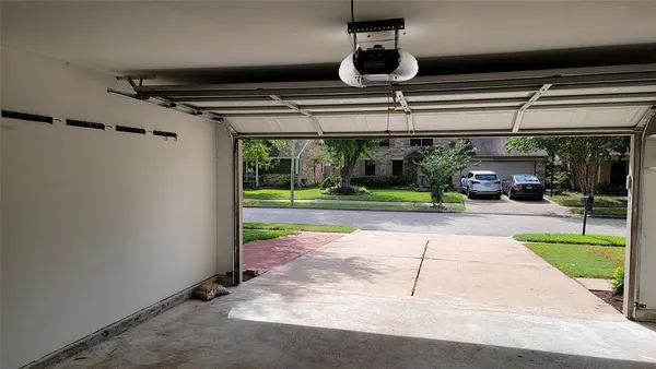 $1,900 | 9630 East Savile Circle, Houston, TX 77065