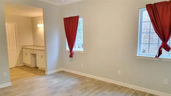 $1,900 | 9630 East Savile Circle, Houston, TX 77065