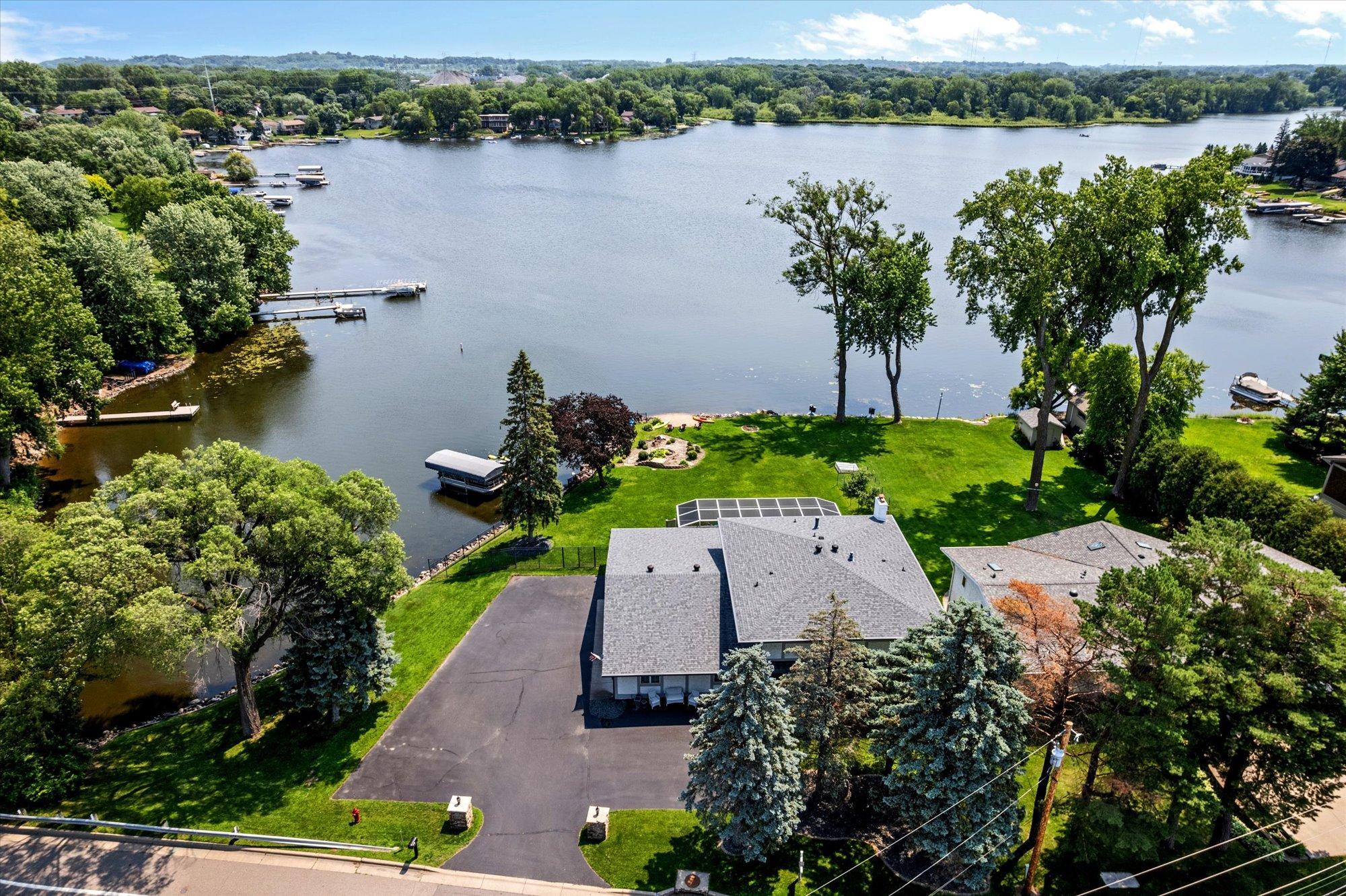 2065 Long Lake Road New Brighton, MN 55112 - Photo 12 of 72