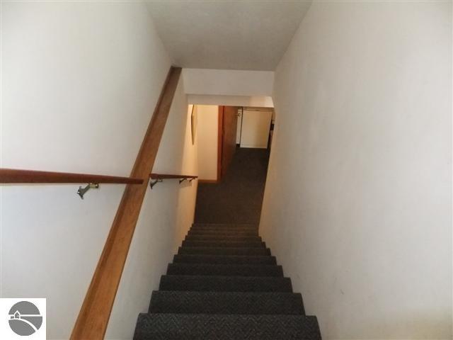 185 High Lake Road Traverse City, MI 49696 - Photo 18 of 24 1735065-17.JPG