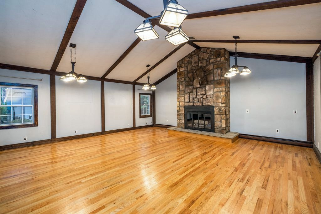 1616 Lake Road Webster, NY 14580 - Photo 14 of 38