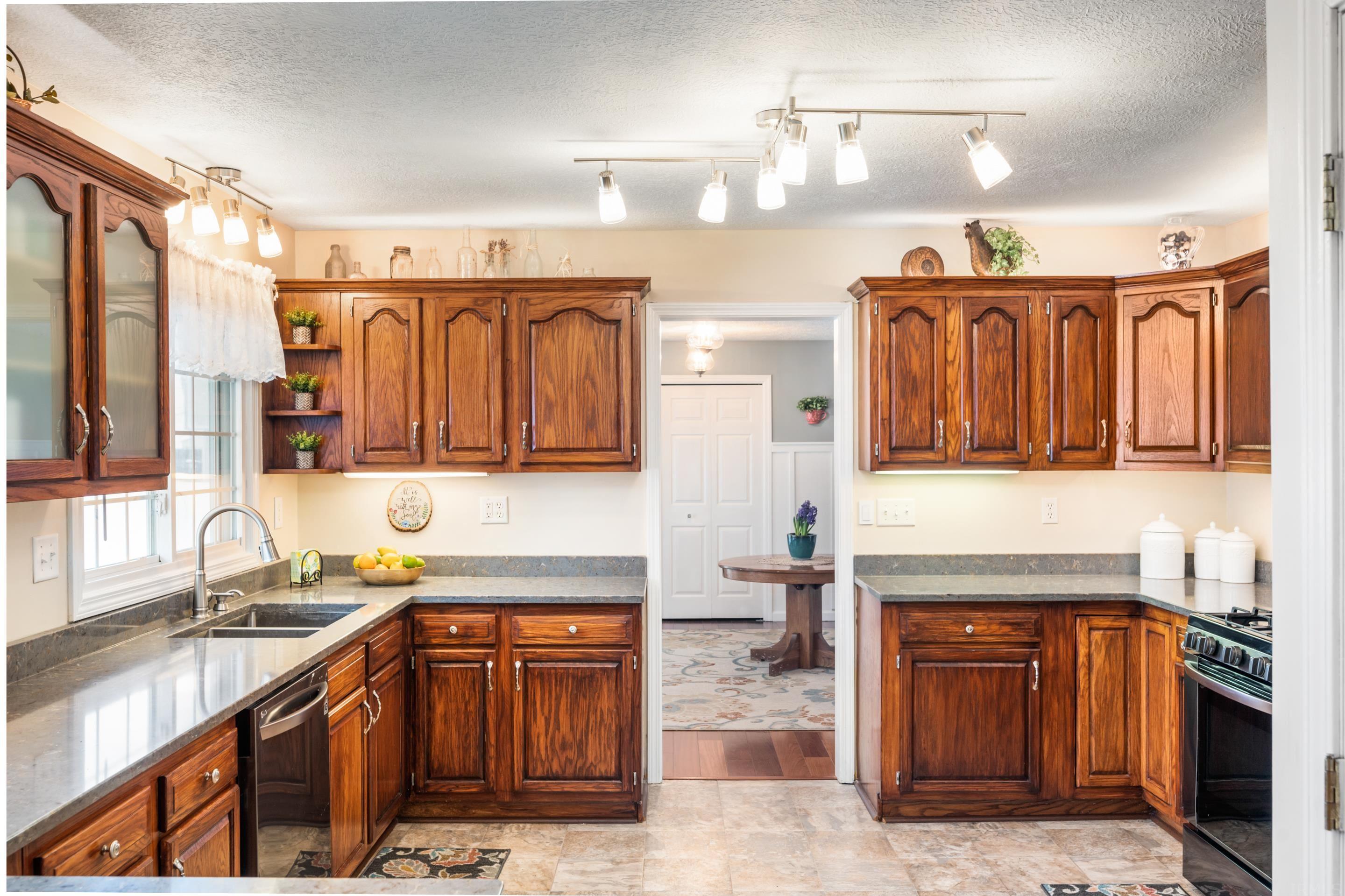 5109 North Hickory Road Muncie, IN 47303 - Photo 13 of 36 Gallery Image 13