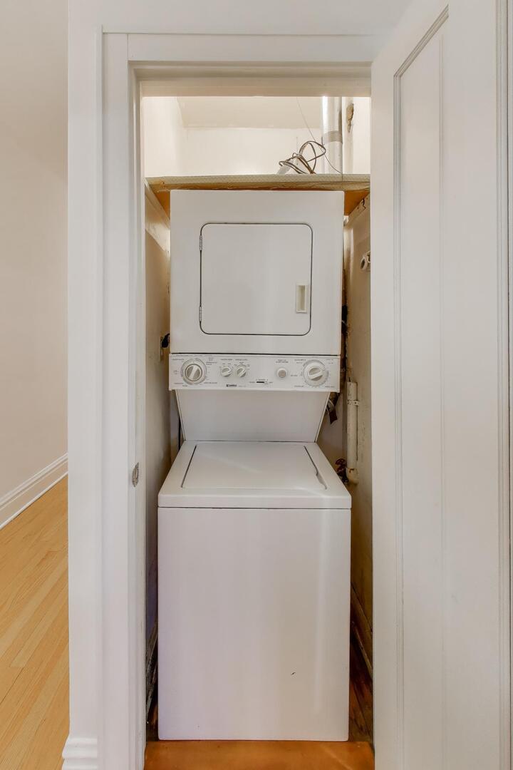 7346 Lake Street, Unit 2W River Forest, IL 60305 - Photo 22 of 30 a utility room with dryer and washer