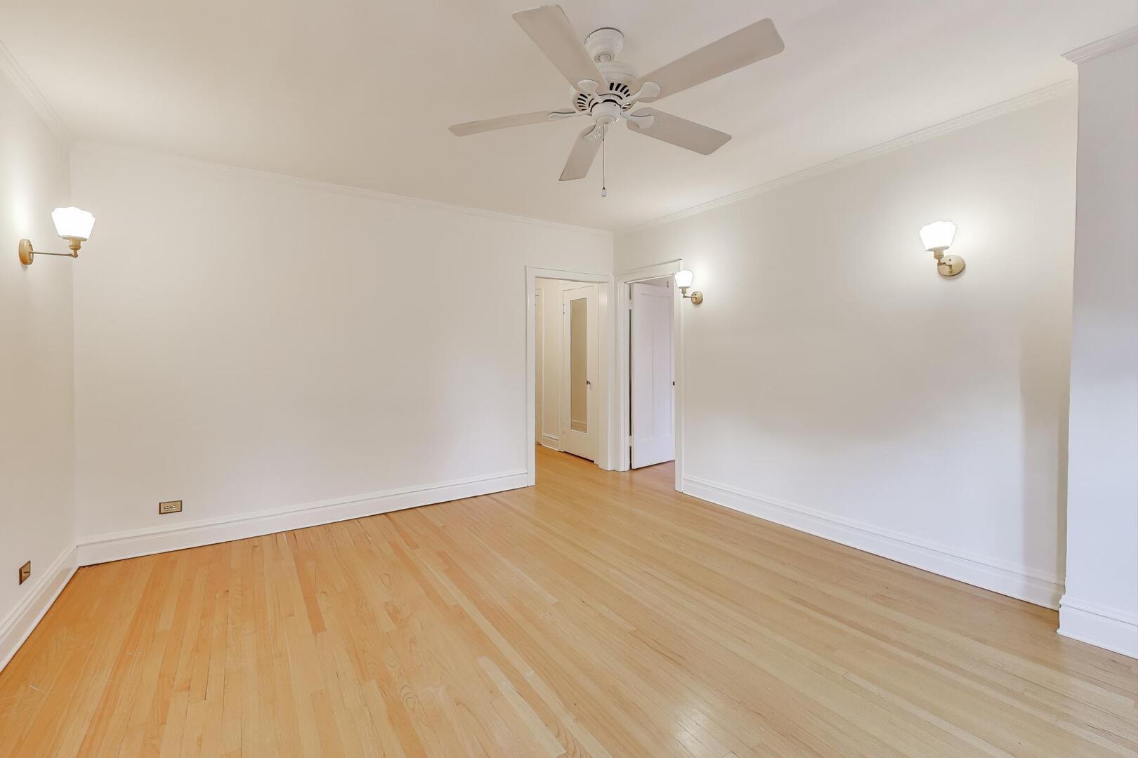 7346 Lake Street, Unit 2W River Forest, IL 60305 - Photo 5 of 30 a view of an empty room with a window