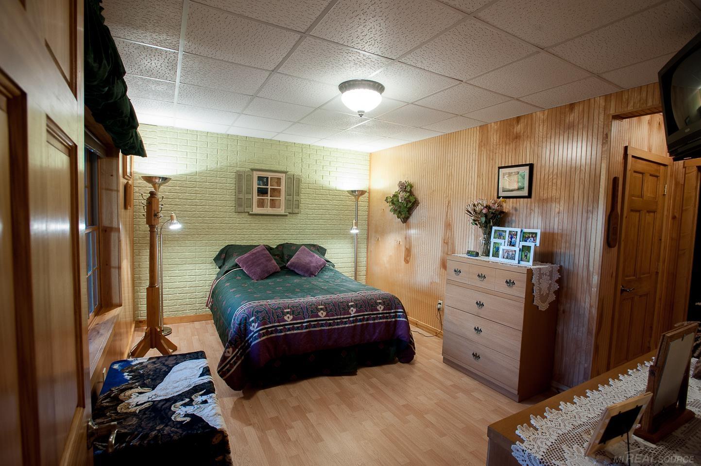 13612 Beecher Road Hudson, MI 49247 - Photo 22 of 26 50175122-a3302672-9349-420a-8b19-cfd88f971072.JPG