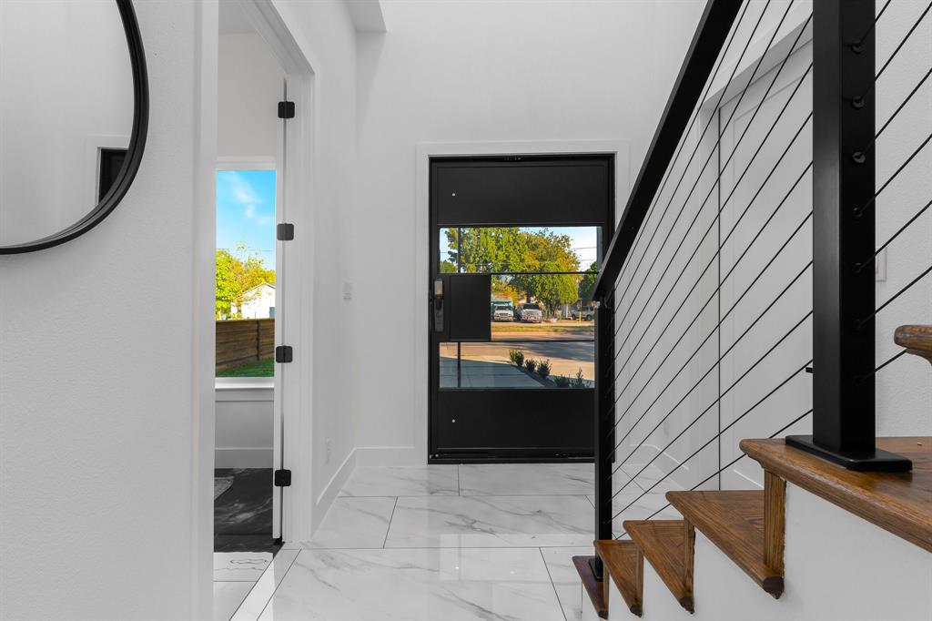 3351 Sylvan Avenue Dallas, TX 75212 - Photo 6 of 40 a view of a entryway